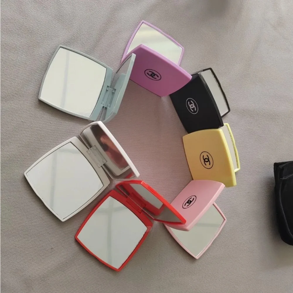 CHANEL DUAL COMPACT MIRROR - LIMITED STOCK SAGE GREEN WITH BOX/VELVET DUSTBAG - Picture 15 of 15